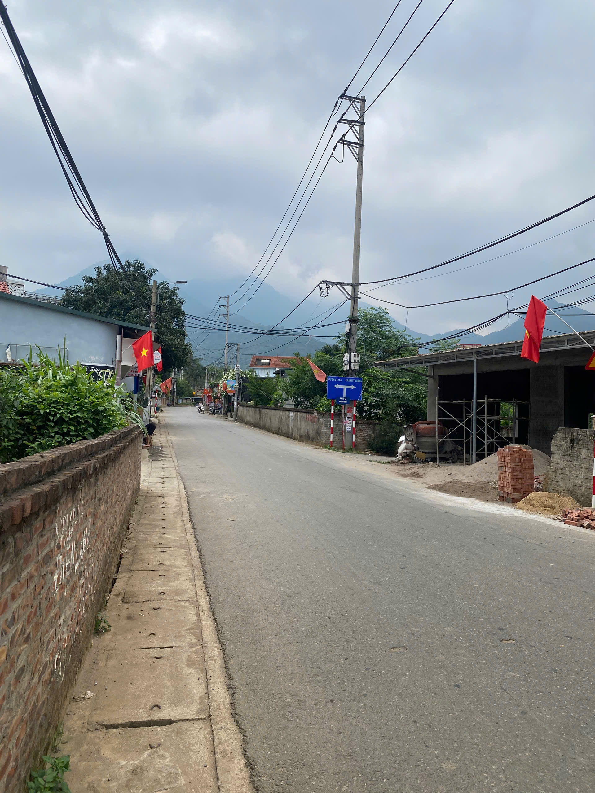 Bán 615M_100M thổ cư bám đường bê tông 15M, cách đường tỉnh 91 100M_trung tâm Ba Trại Ba Vì_3 tỷ - Ảnh 2